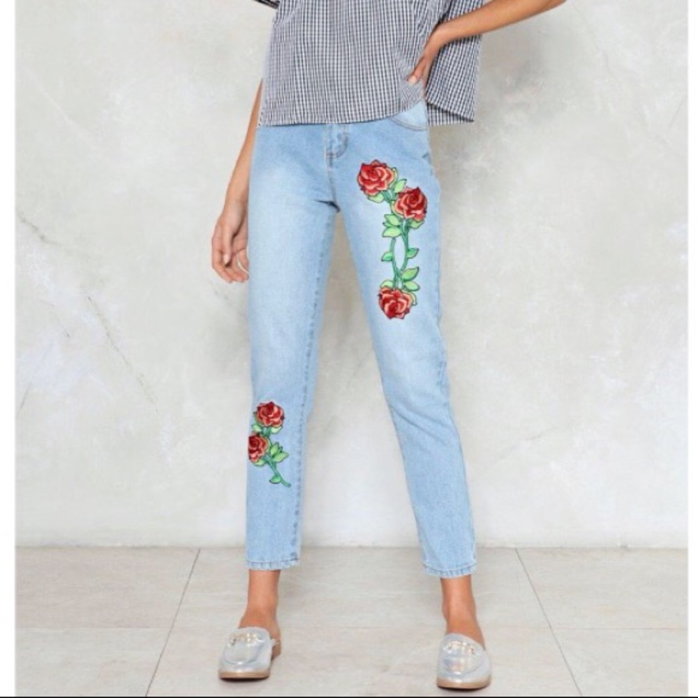🌹 Life Rose On Embroidered Jeans - NastyGal 🌹